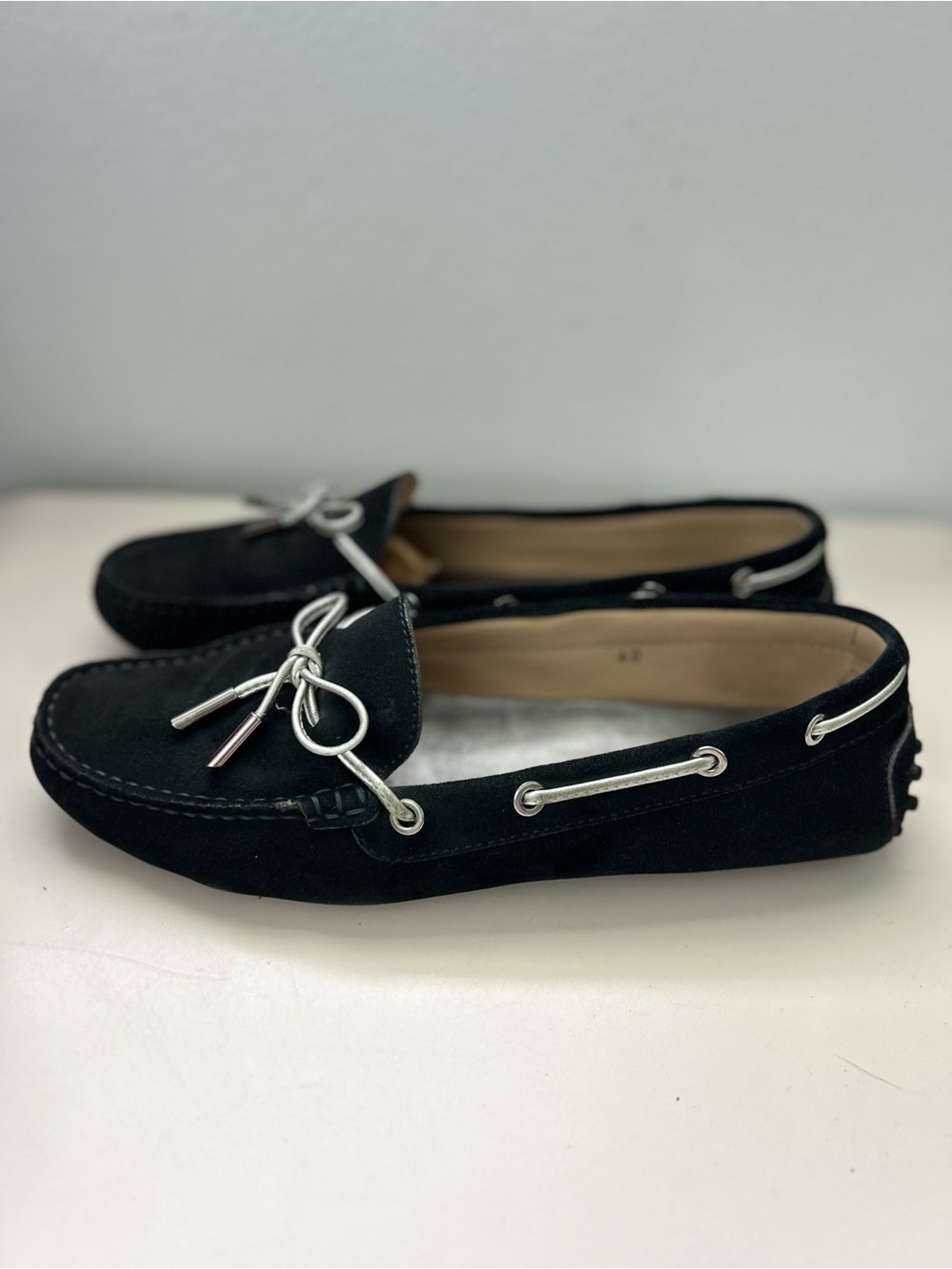 Tod’s Heaven Suede Black Moccaisin Driving Bow Loafers Casual Shoes size 40